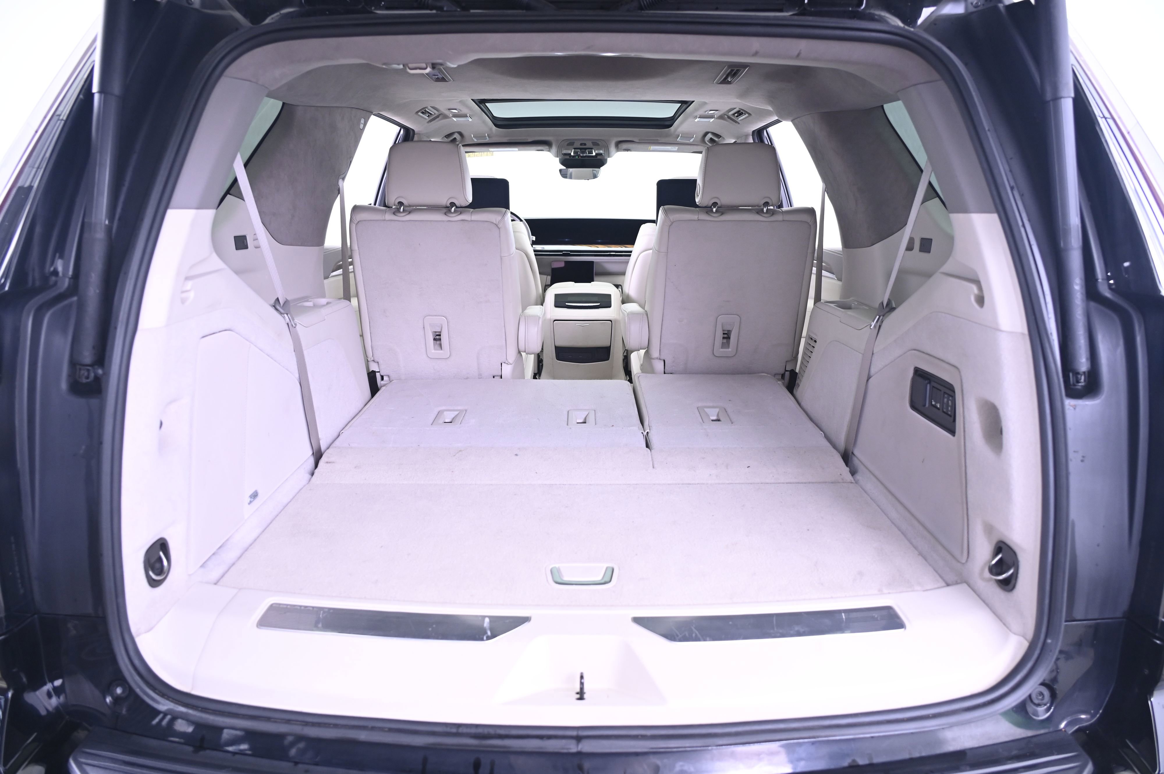 Used 2025 Cadillac Escalade Sport Platinum AWD/4WD image 15