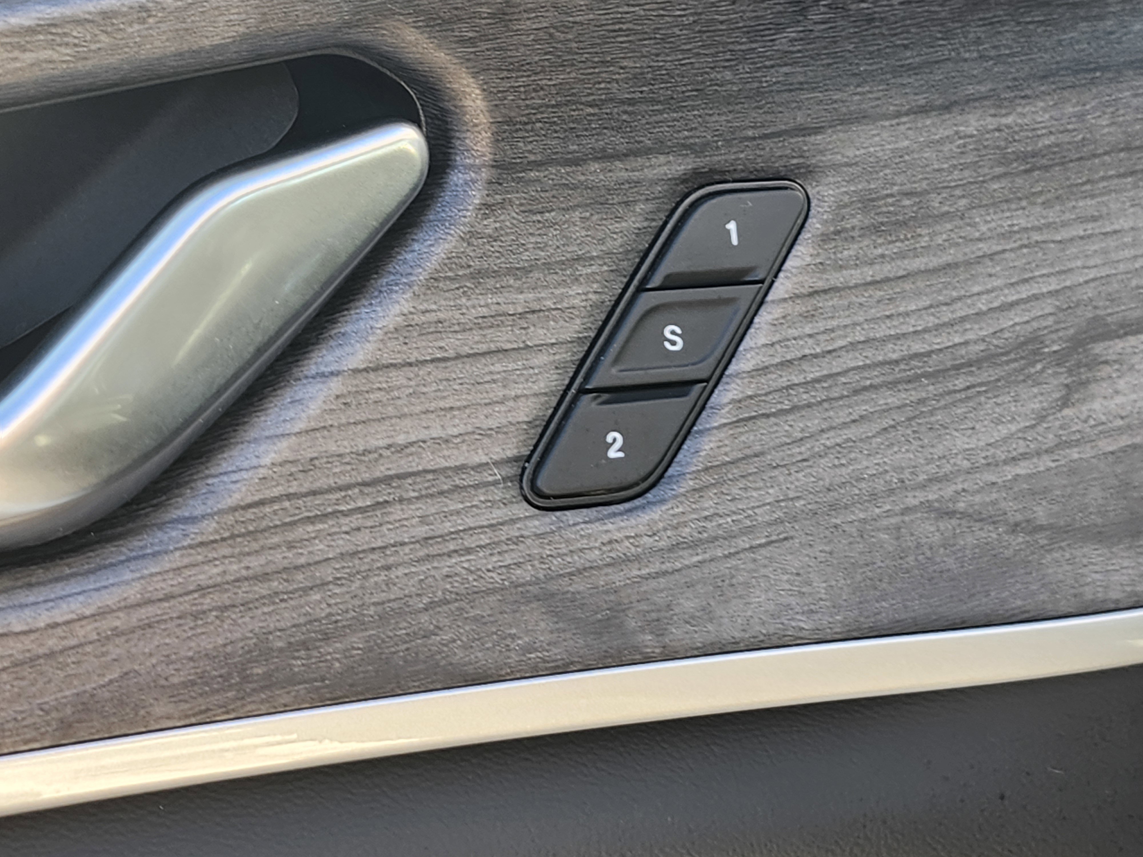 Used 2022 Jeep Grand Cherokee L Limited image 19