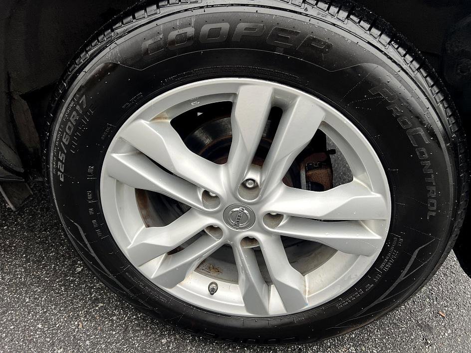 Used 2012 Nissan Rogue SV w/ Premium Pkg image 10