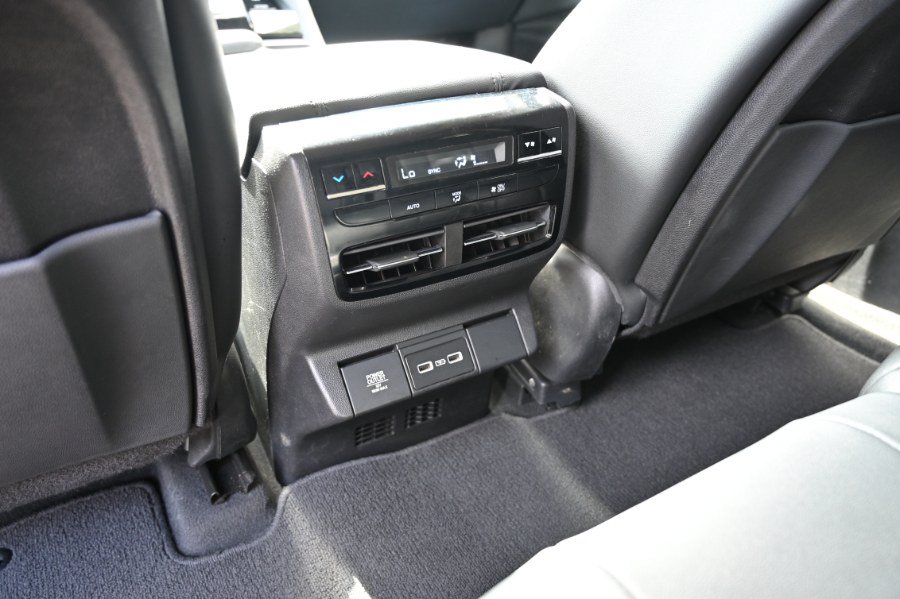 Used 2022 Acura MDX SH-AWD image 17