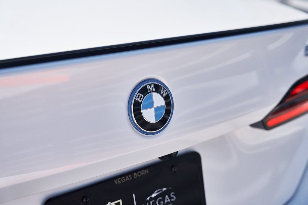 Used 2026 BMW 550e xDrive image 10