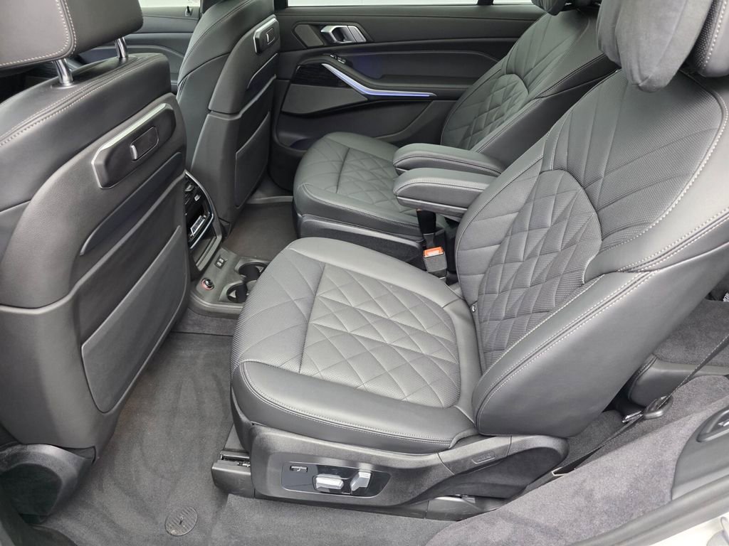 Used 2024 BMW X7 xDrive40i w/ M Sport Package image 13