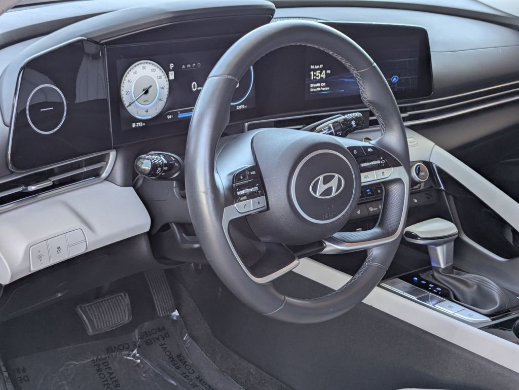 Used 2025 Hyundai Elantra Limited FWD image 14