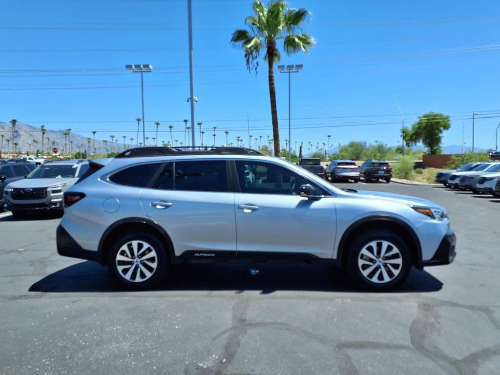 Used 2021 Subaru Outback AWD/4WD image 9
