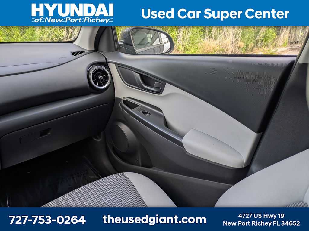 Used 2023 Hyundai Kona SE w/ Cargo Package FWD image 18