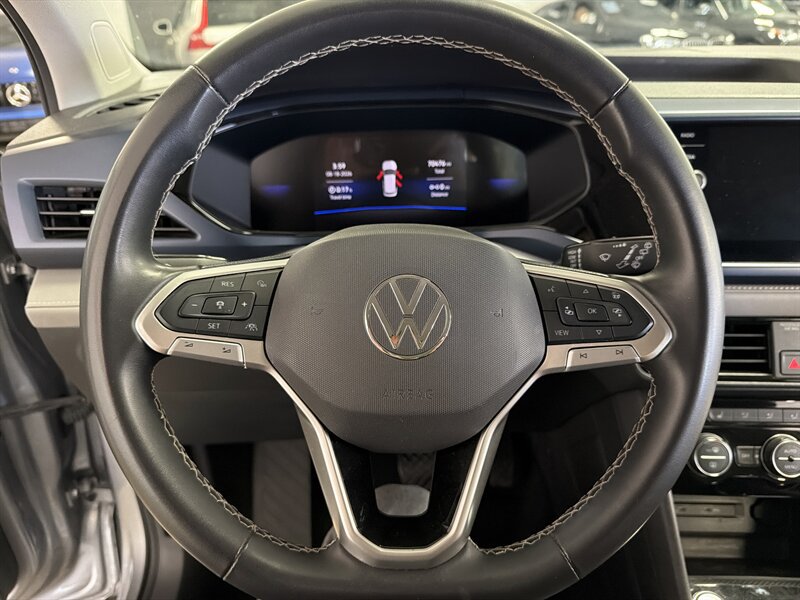 Used 2024 Volkswagen Taos SE FWD image 17