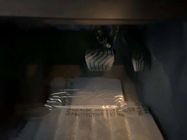 Used 2021 Nissan Versa S image 43