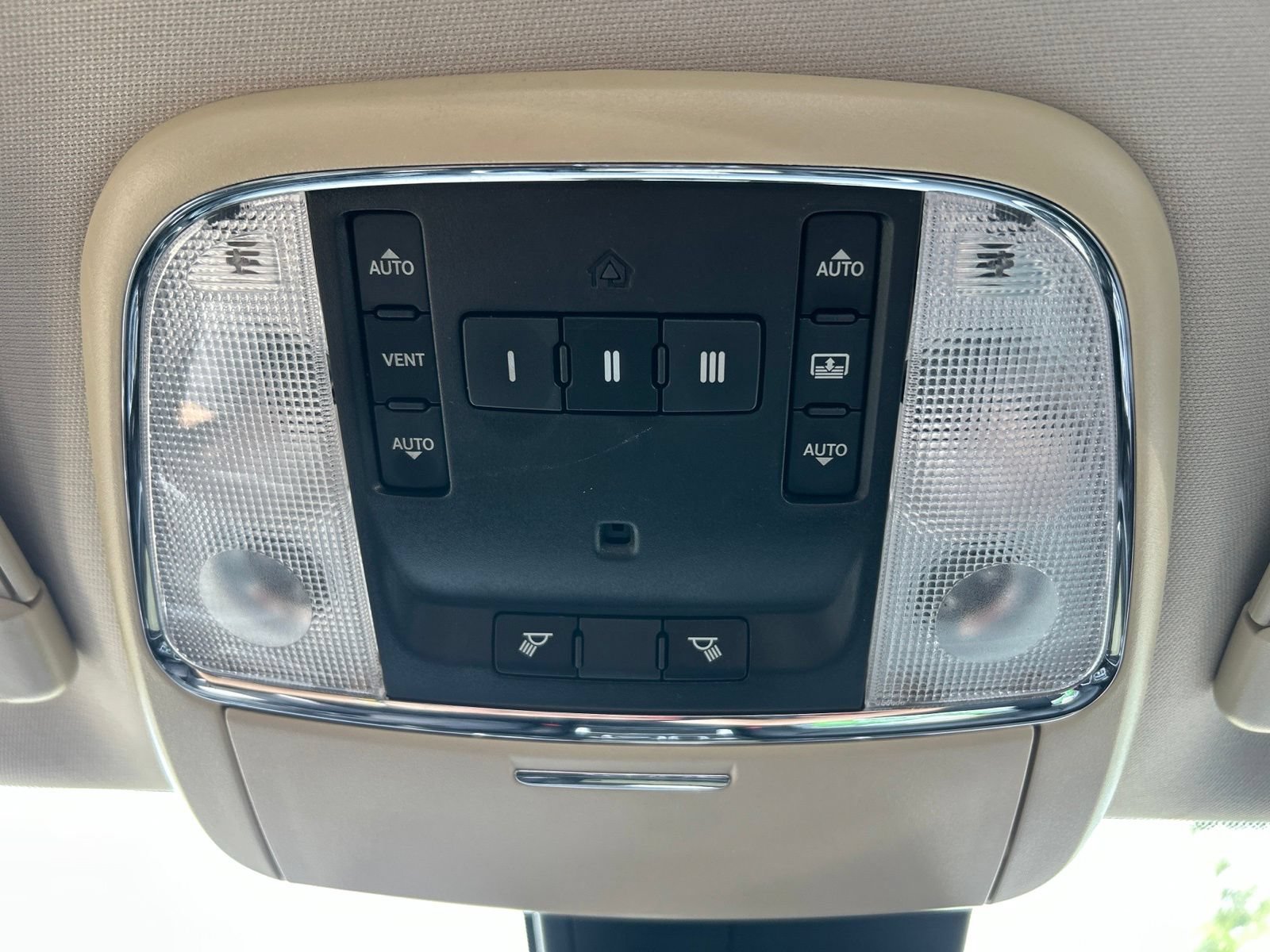 Used 2017 Chrysler 300 C w/ Safetytec Plus Group RWD image 35