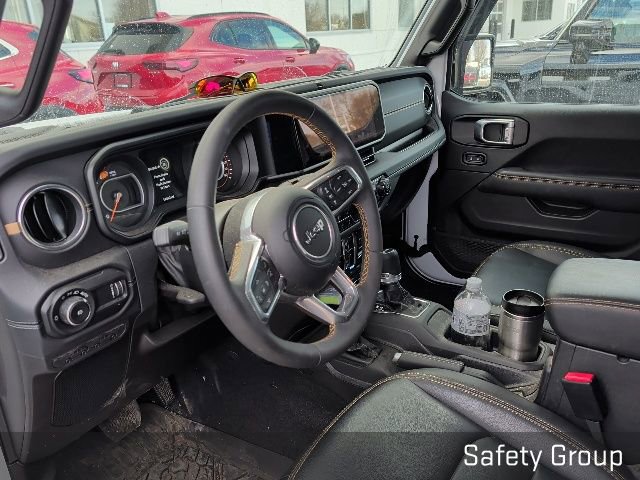 Used 2024 Jeep Wrangler Sahara w/ Technology Group image 10