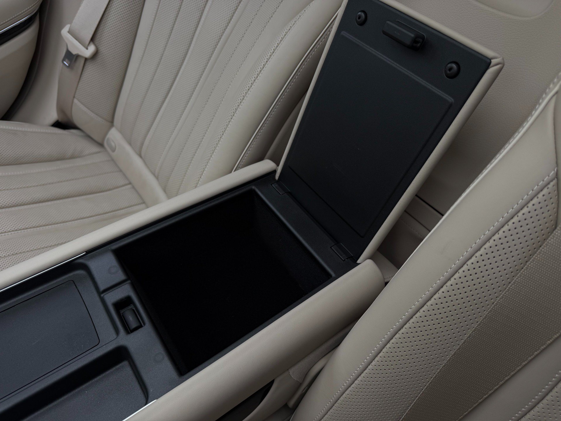 Used 2019 Mercedes-Benz S 63 AMG S 4MATIC Sedan image 40