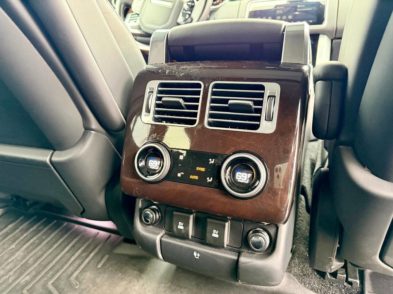 Used 2019 Land Rover Range Rover Supercharged AWD/4WD image 22