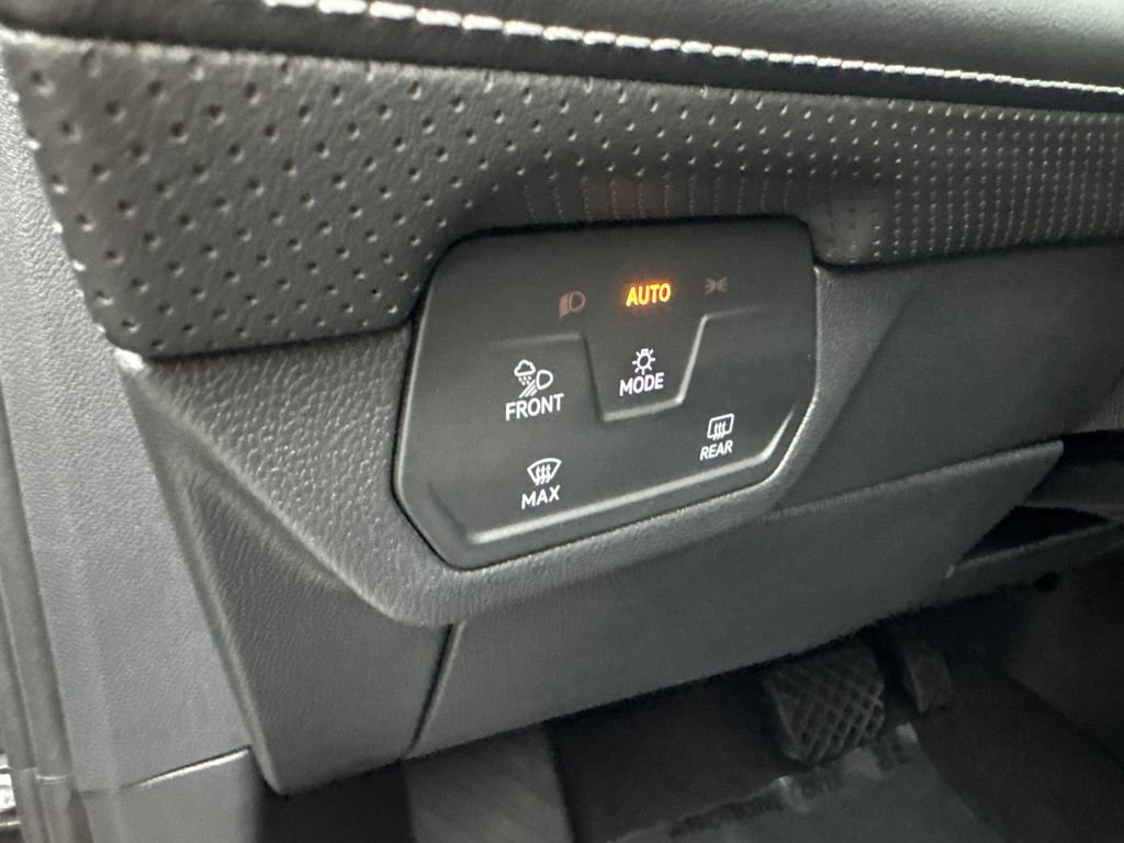 Used 2025 Volkswagen Atlas Cross Sport SE image 55