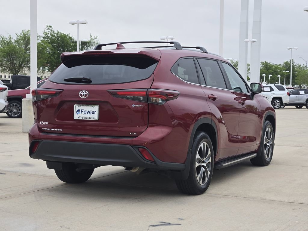 Used 2025 Toyota Highlander XLE AWD/4WD image 7