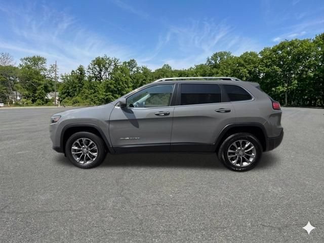 Used 2019 Jeep Cherokee Latitude Plus w/ Cold Weather Group AWD/4WD image 5