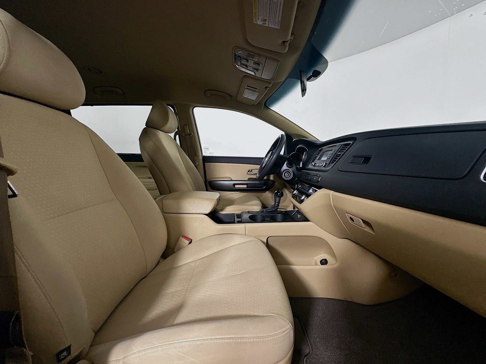 Used 2016 Kia Sedona LX w/ LX Convenience Package image 29