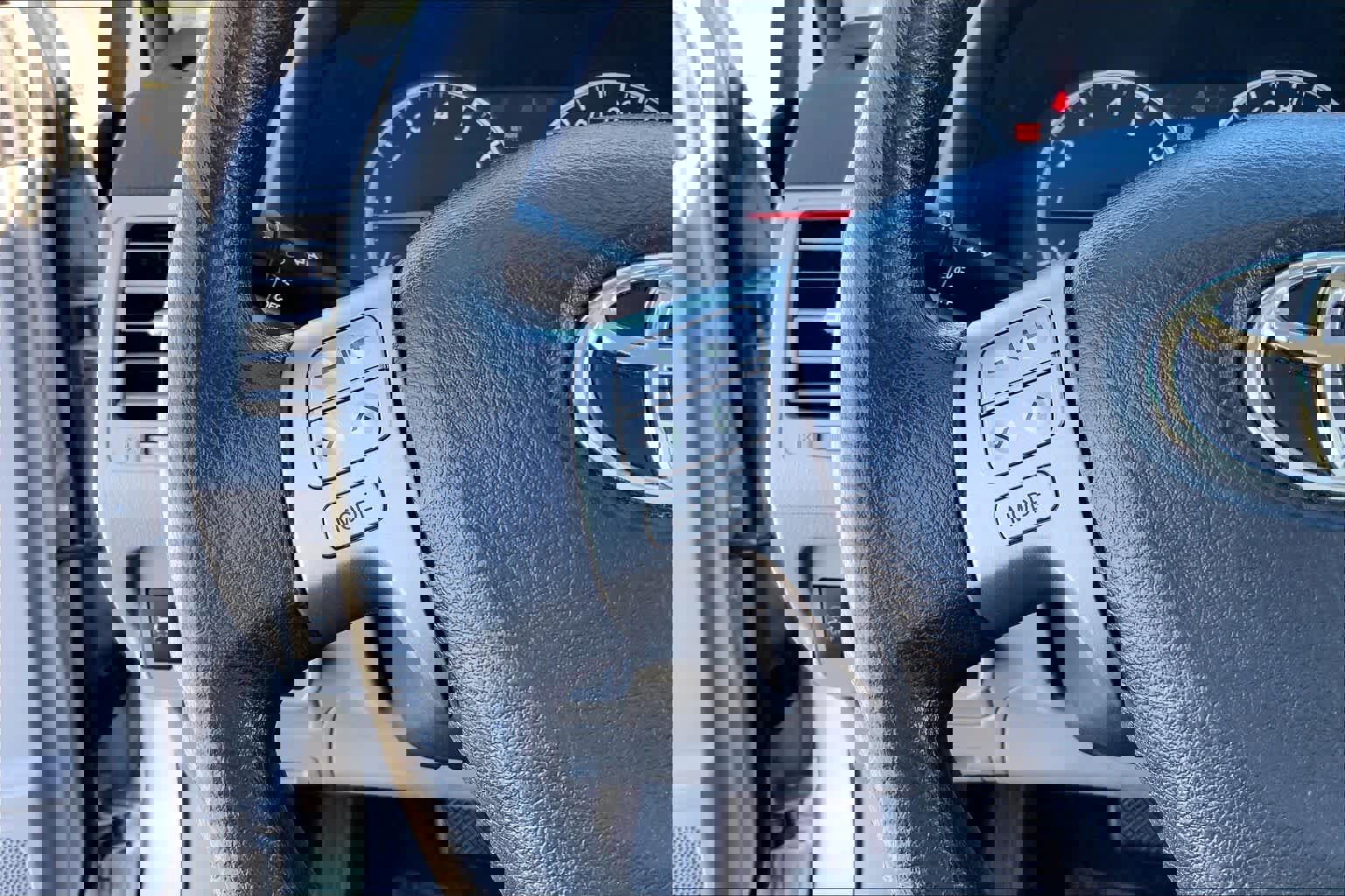 Used 2013 Toyota Corolla LE image 23