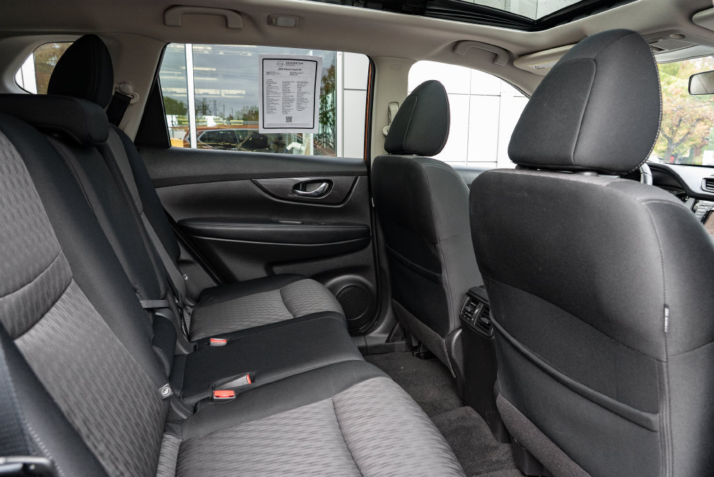 Used 2020 Nissan Rogue SV w/ Sun & Sound Touring Package AWD/4WD image 27
