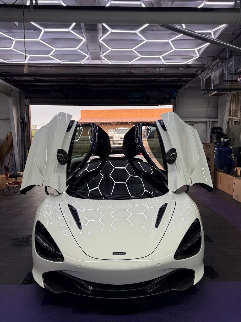 Used 2018 McLaren 720S Performance RWD image 9