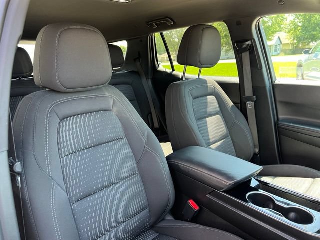 Used 2025 Chevrolet Equinox LT w/ Safety and Technology Package AWD/4WD image 11