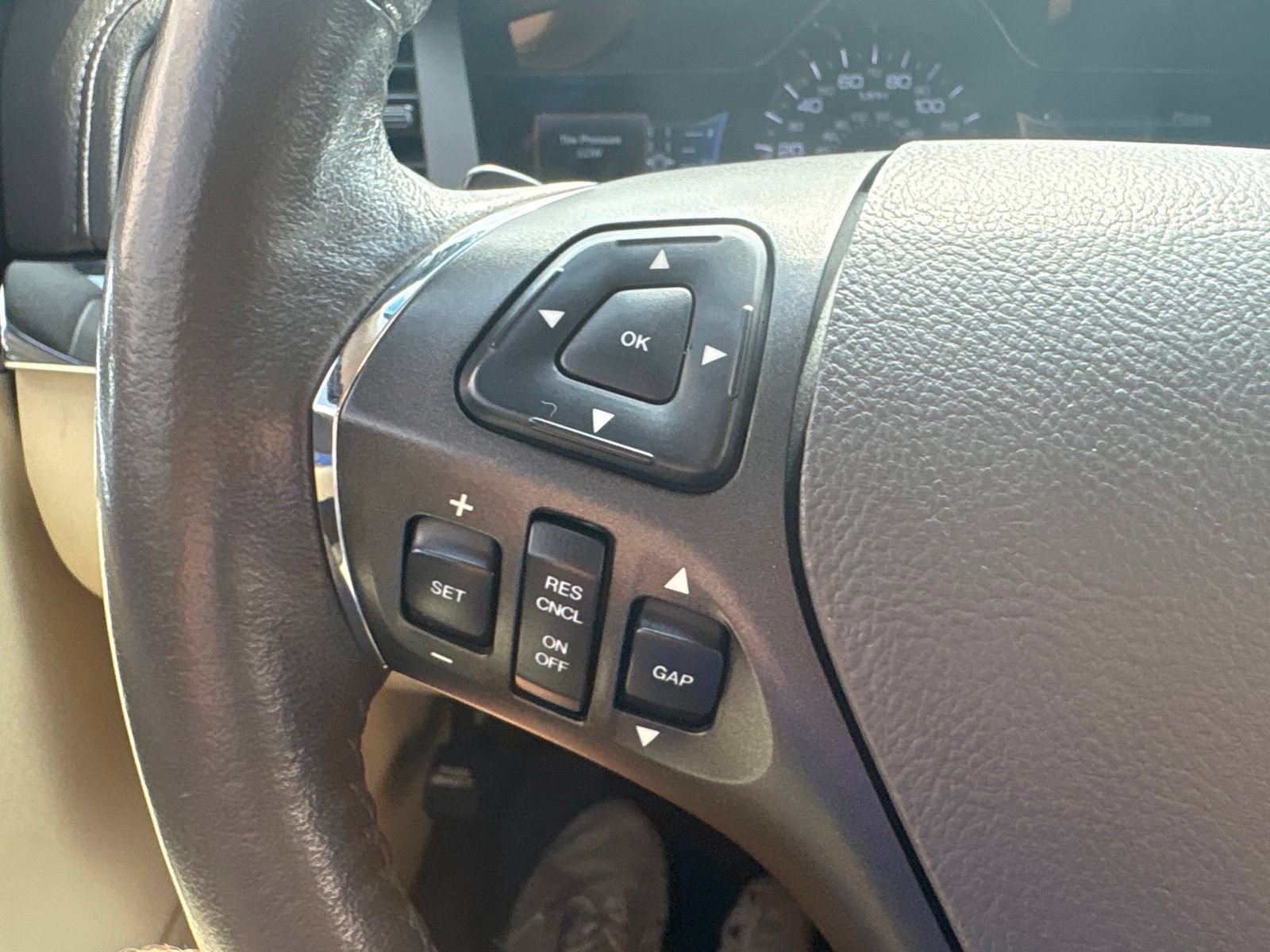 Used 2015 Lincoln MKS w/ Equipment Group 101A FWD image 24