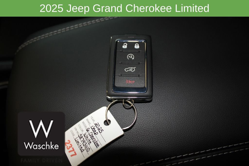 New 2025 Jeep Grand Cherokee Limited w/ Trailer Tow Package image 32