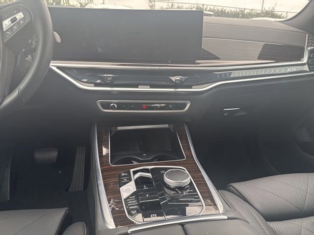 Used 2026 BMW X5 xDrive40i w/ Climate Comfort Package image 18