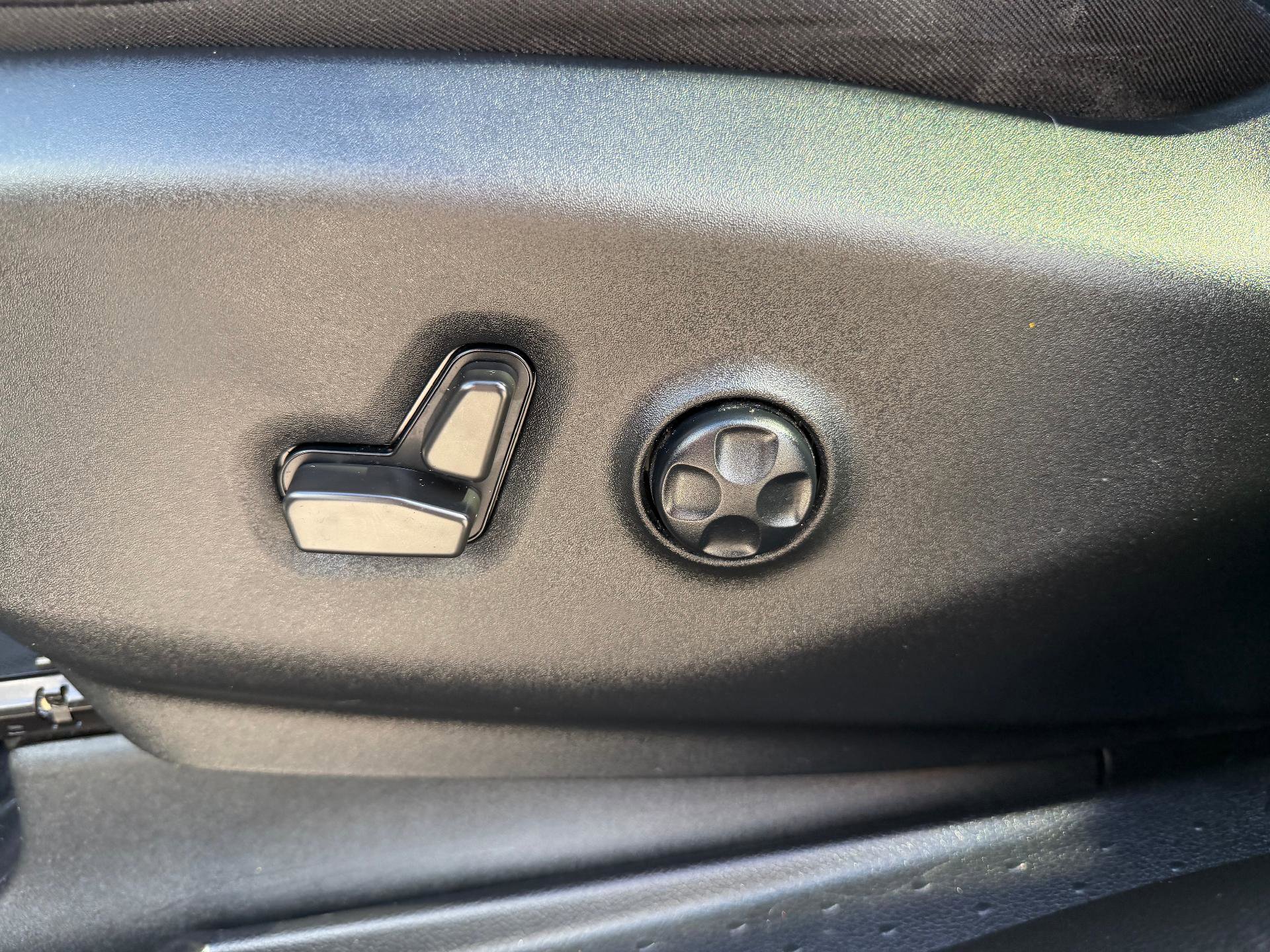 Used 2022 Chrysler Pacifica Touring-L w/ S Appearance Package image 36