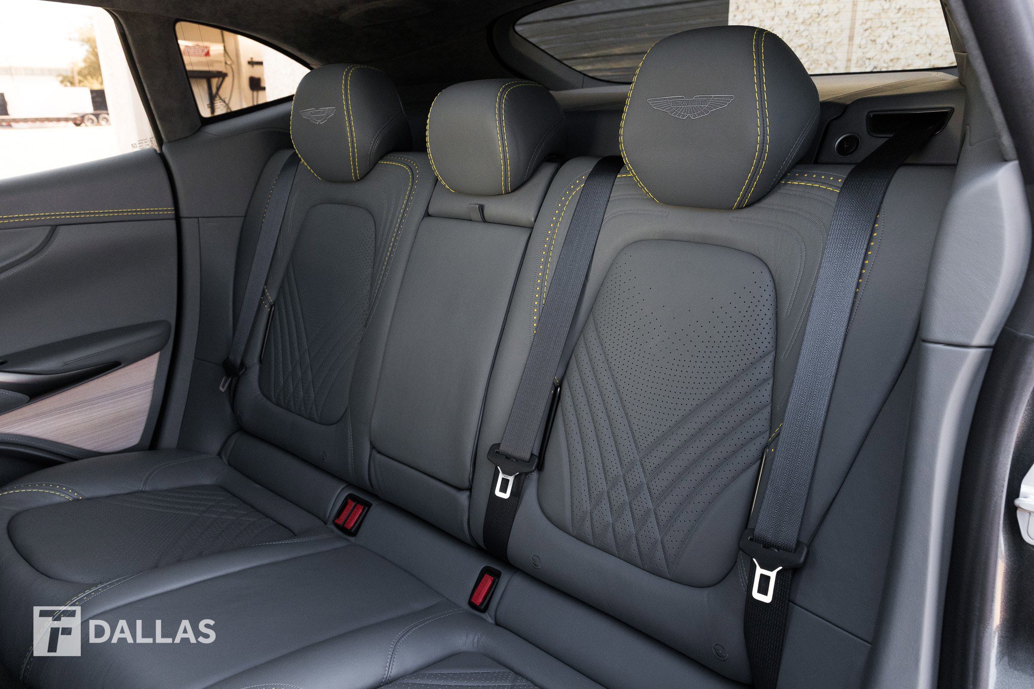 Used 2021 Aston Martin DBX image 30