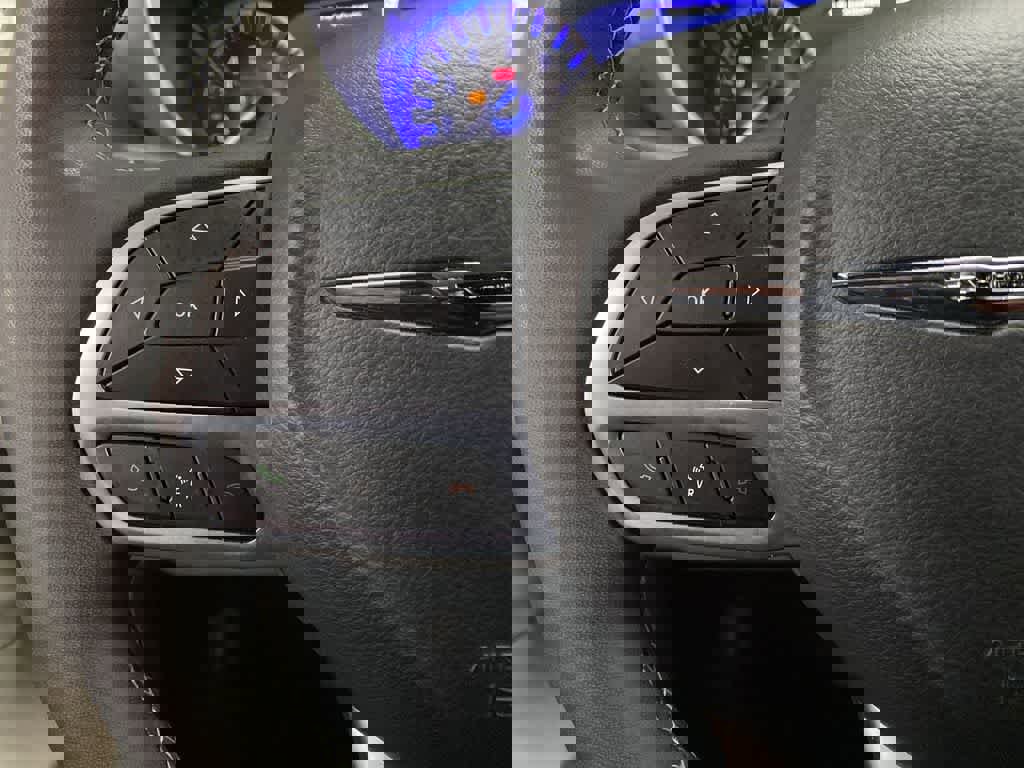 Used 2024 Chrysler Pacifica Touring-L image 20