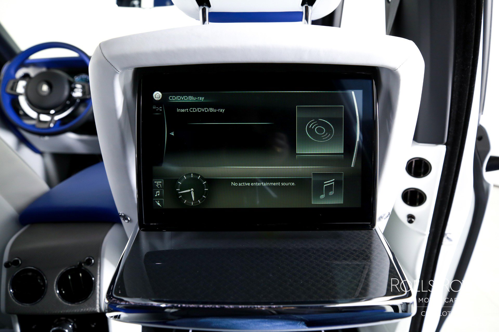 Used 2023 Rolls-Royce Cullinan Black Badge w/ Driver's Package image 34