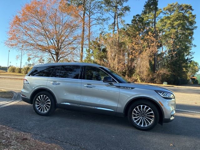 Certified 2022 Lincoln Aviator Reserve w/ Equipment Group 201A image 2