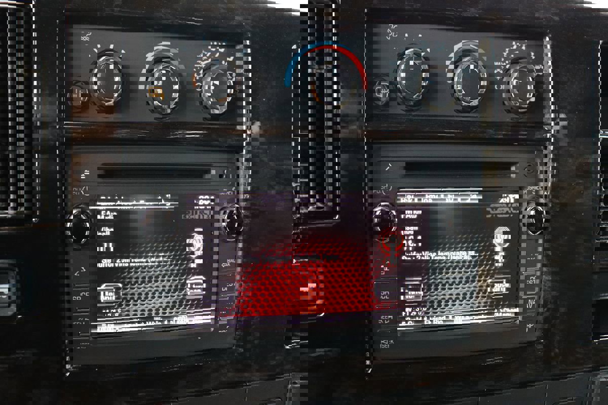 Used 2020 GMC Savana 2500 Extended w/ Enhanced Convenience Package image 22