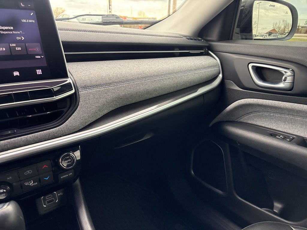 Used 2022 Jeep Compass Latitude w/ Convenience Group image 27