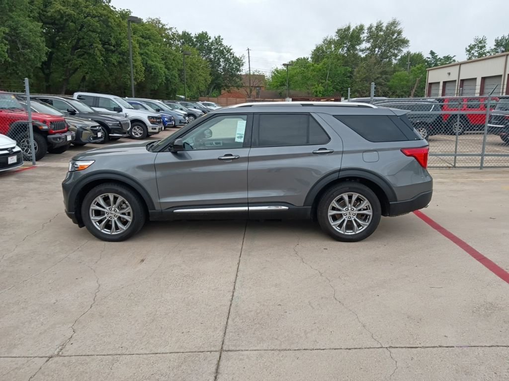 Used 2024 Ford Explorer Limited image 4