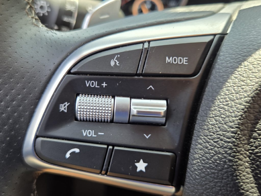Used 2023 Genesis G70 2.0T RWD image 26