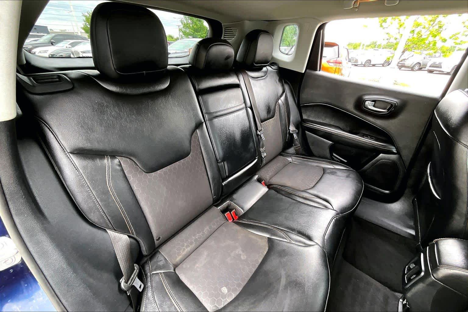 Used 2018 Jeep Compass Latitude w/ Popular Equipment Group FWD image 18