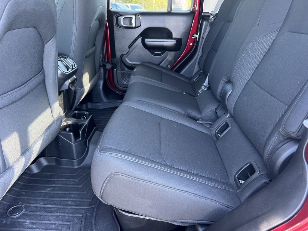 Used 2021 Jeep Gladiator Sport image 16