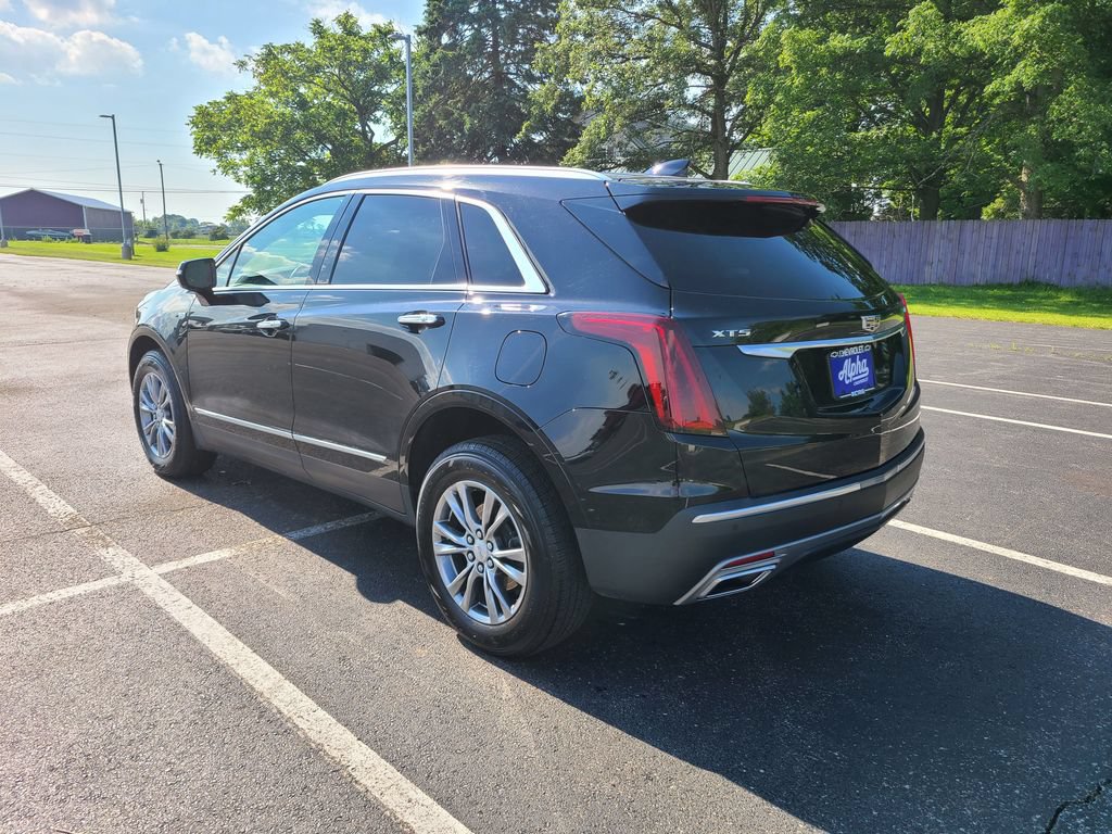 Used 2021 Cadillac XT5 Premium Luxury w/ LPO, Floor Liner Package FWD image 5