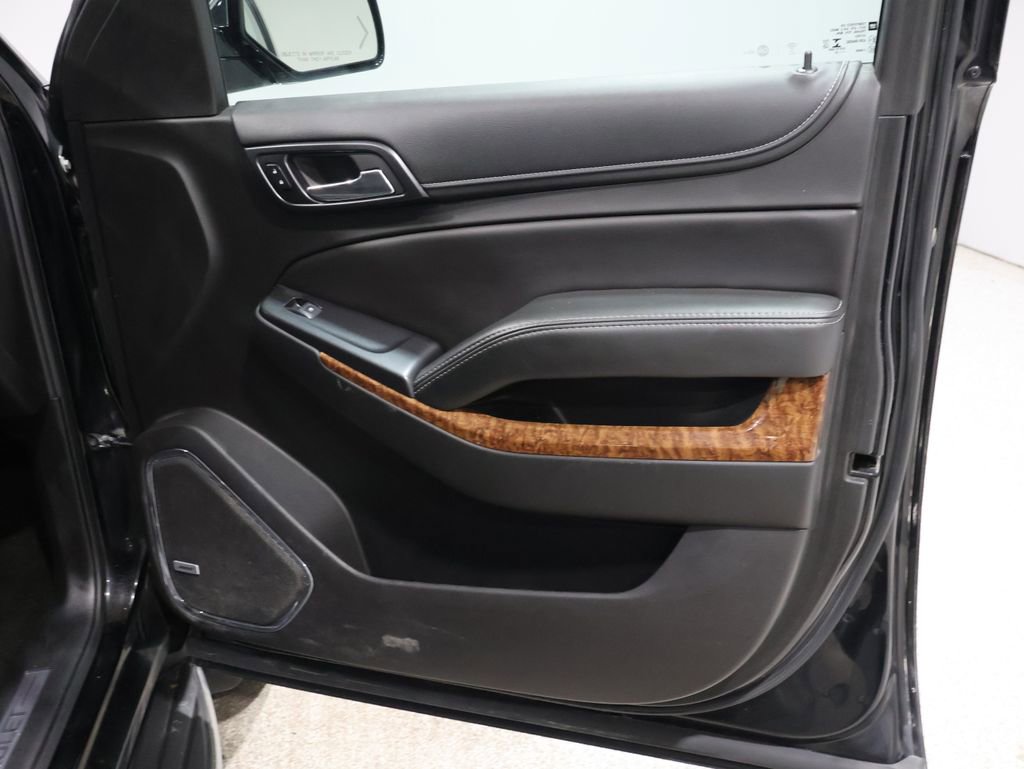 Used 2018 Chevrolet Suburban Premier image 27