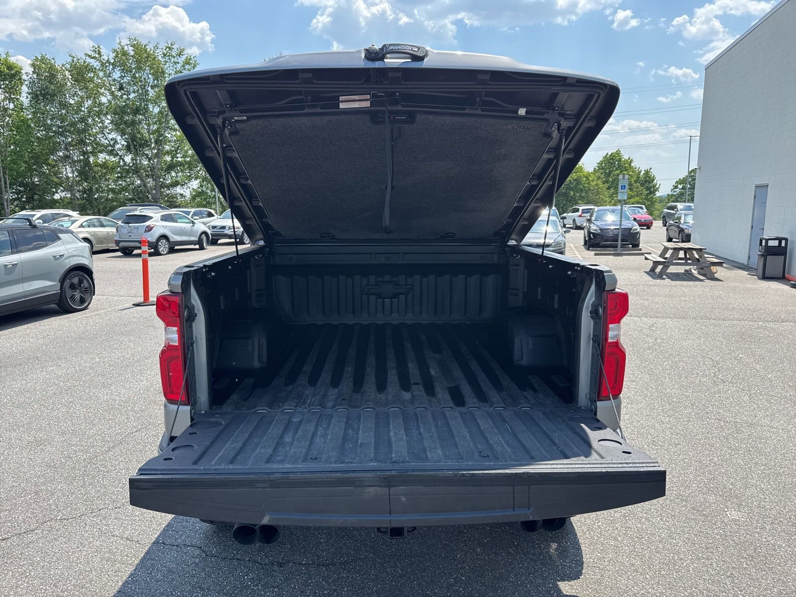 Used 2021 Chevrolet Silverado 1500 RST w/ Convenience Package II AWD/4WD image 16