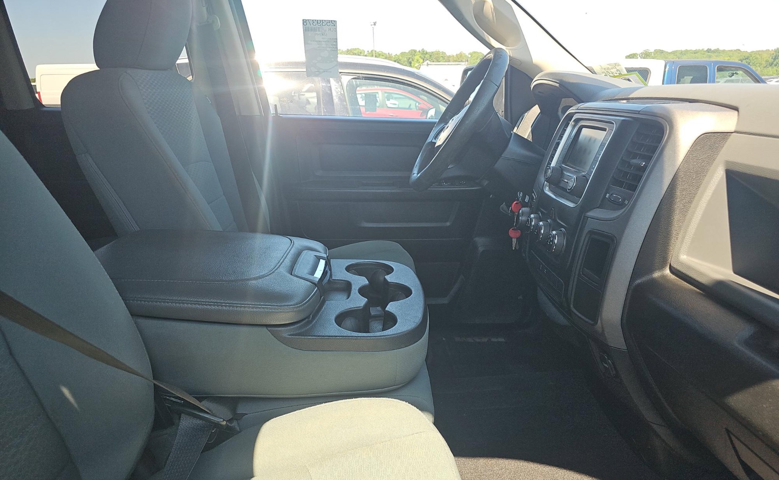 Used 2019 RAM 1500 Express w/ Express Value Package AWD/4WD image 4