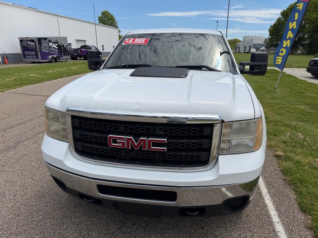 Used 2011 GMC Sierra 2500 W/T AWD/4WD image 4