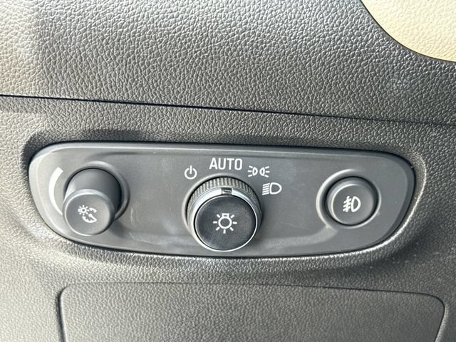 Used 2020 Buick Encore GX Preferred w/ Cold Weather Comfort Package FWD image 38