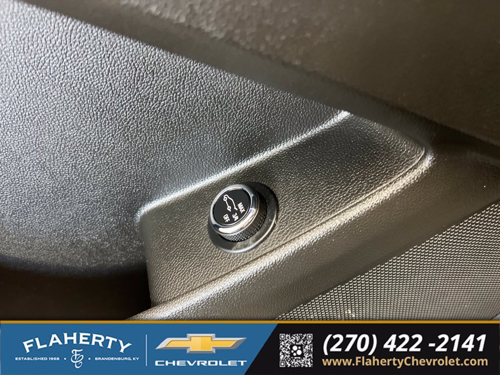 Used 2022 Chevrolet Traverse LT FWD image 23