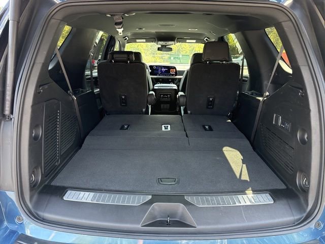 Used 2025 Chevrolet Tahoe Premier AWD/4WD image 28