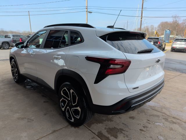 Certified 2024 Chevrolet Trax RS w/ Driver Confidence Package image 5