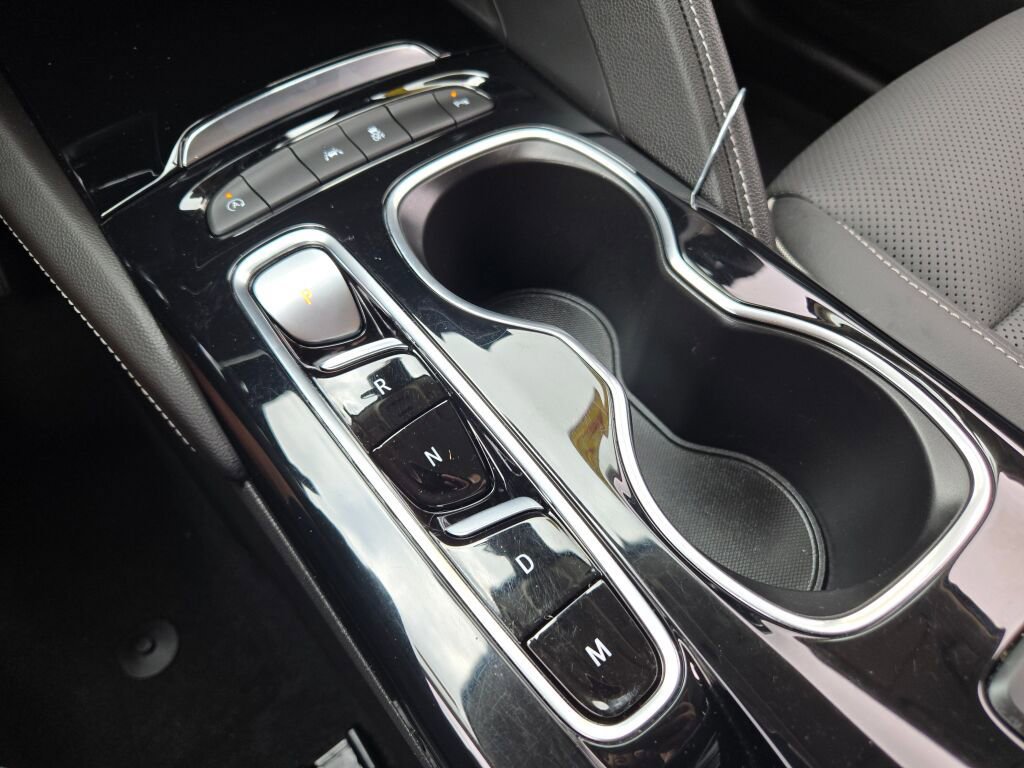 Used 2023 Buick Envision Essence image 29