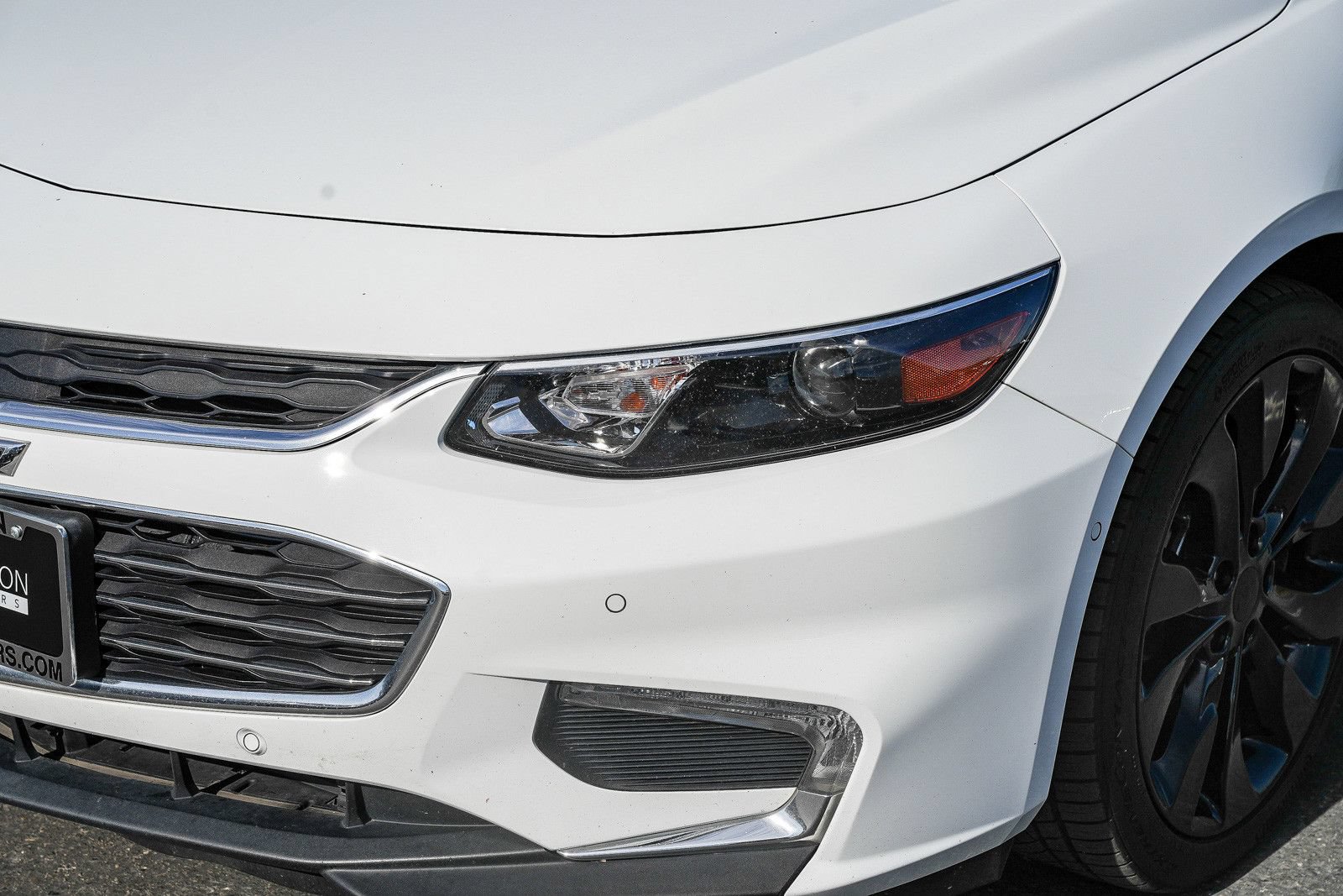 Used 2018 Chevrolet Malibu Premier w/ Premier Sun and Wheel Package FWD image 8
