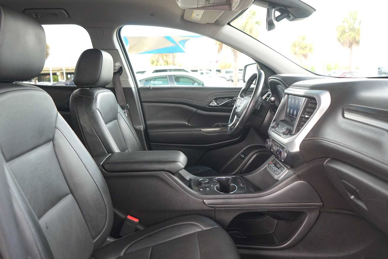 Used 2023 GMC Acadia SLT FWD image 15