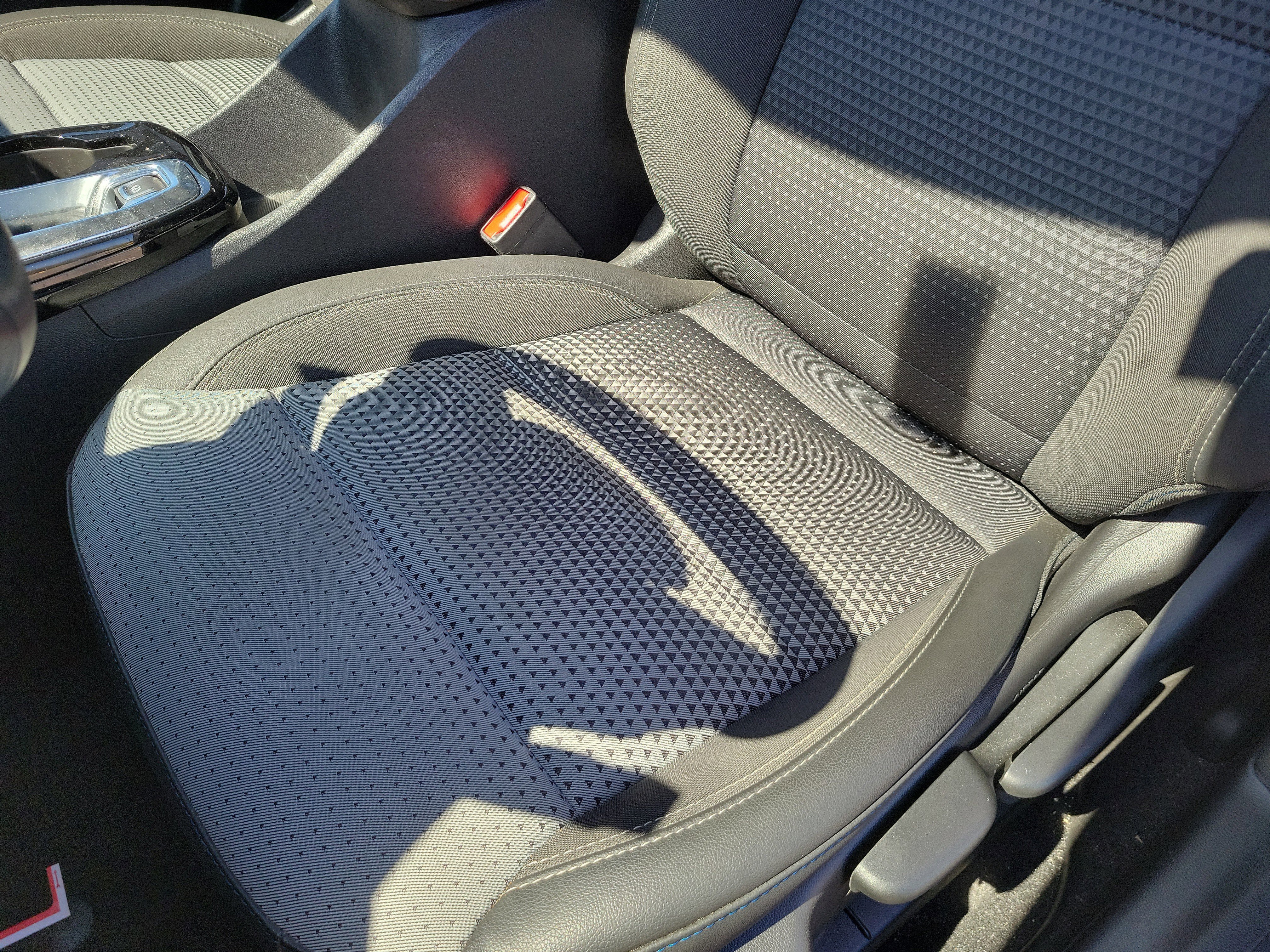 Used 2024 Chevrolet Trax LT w/ Driver Confidence Package FWD image 17